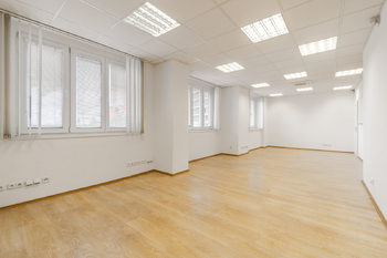 Pronájem kancelářských prostor 156 m², Praha 4 - Nusle