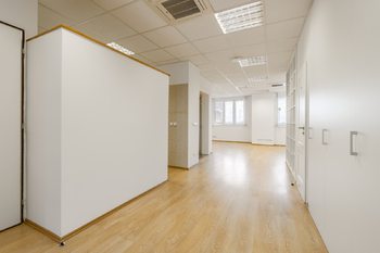 Pronájem kancelářských prostor 156 m², Praha 4 - Nusle
