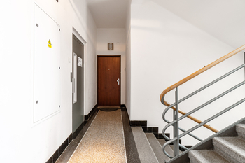Pronájem kancelářských prostor 156 m², Praha 4 - Nusle