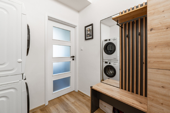 Chodba - Pronájem bytu 3+kk v osobním vlastnictví 61 m², Praha 8 - Libeň