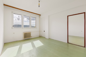 Prodej bytu 3+1 v osobním vlastnictví 66 m², Jince