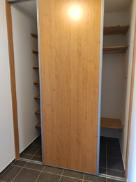 šatna - Pronájem bytu 1+kk v osobním vlastnictví 43 m², Pardubice