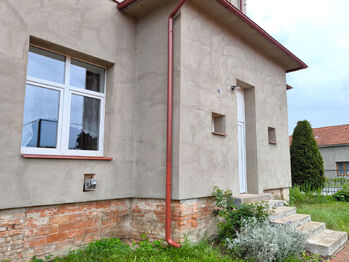 Bytová jednotka se nachází v budově T. J. Sokol, 1. nadzemní podlaží.. - Pronájem bytu 2+kk v osobním vlastnictví 34 m², Kostelec nad Labem