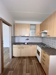 Kuchyň - Pronájem bytu 1+1 v družstevním vlastnictví 40 m², Praha 4 - Lhotka