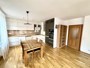 Pronájem bytu 3+1 v osobním vlastnictví 77 m², Praha 4 - Modřany