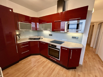 Kuchyň - Pronájem bytu 3+kk v osobním vlastnictví 73 m², Benešov