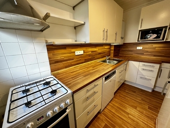 Pronájem domu 150 m², Praha 10 - Strašnice