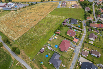 Prodej pozemku 10000 m², Zbizuby