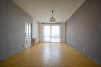 Obývací pokoj - Prodej bytu 3+1 v družstevním vlastnictví 99 m², Hradec Králové