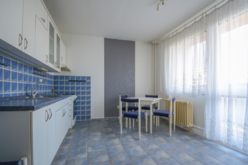 Kuchyň - Prodej bytu 3+1 v družstevním vlastnictví 99 m², Hradec Králové