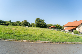 Pozemek z východu - Prodej pozemku 930 m², Svinaře