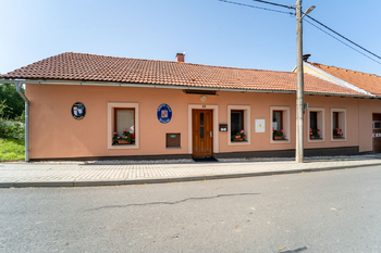 Obecní úřad - Prodej pozemku 930 m², Svinaře