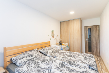 Ložnice II - Prodej bytu 3+1 v osobním vlastnictví 78 m², Praha 4 - Modřany