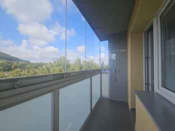 balkón - Prodej bytu 3+1 v družstevním vlastnictví 72 m², Kopřivnice