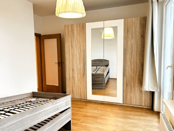 Pronájem bytu 2+kk v osobním vlastnictví 79 m², Praha 10 - Horní Měcholupy