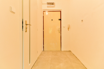 +420 739 604 767 I www.vaclavadamcik.cz I vaclav.adamcik@re-max.cz I prodej bytu Ostrava - Prodej bytu 1+kk v družstevním vlastnictví 28 m², Orlová
