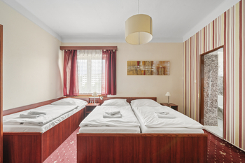 Prodej obchodních prostor 585 m², Náchod