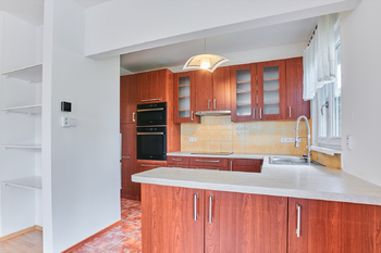 Pronájem domu 206 m², Chýnice