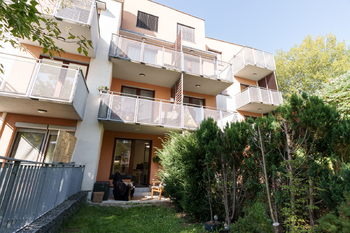 Prodej bytu 1+kk v osobním vlastnictví 65 m², Praha 5 - Smíchov