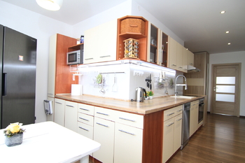 Kuchyň - Prodej bytu 4+1 v osobním vlastnictví 85 m², Karlovy Vary