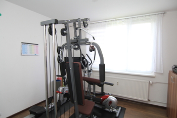 Posilovna z malého pokoje - Prodej bytu 4+1 v osobním vlastnictví 85 m², Karlovy Vary