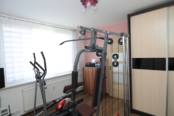 Posilovna z malého pokoje - Prodej bytu 4+1 v osobním vlastnictví 85 m², Karlovy Vary