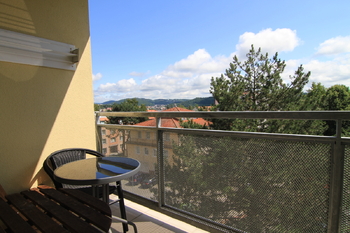Lodžie - Prodej bytu 4+1 v osobním vlastnictví 85 m², Karlovy Vary