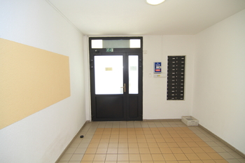 Vstupní chodba domu - Prodej bytu 4+1 v osobním vlastnictví 85 m², Karlovy Vary