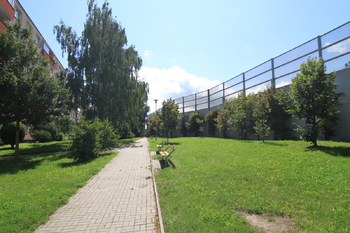 Okolí domu - Prodej bytu 4+1 v osobním vlastnictví 85 m², Karlovy Vary