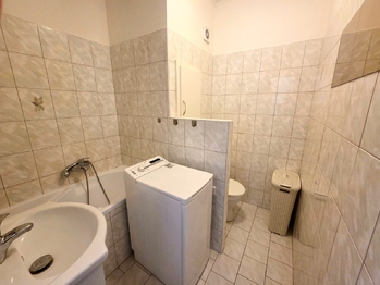 koupelna s WC - Pronájem bytu 2+kk v osobním vlastnictví 37 m², České Budějovice