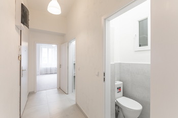 Pronájem bytu 1+1 v družstevním vlastnictví 40 m², Praha 8 - Karlín