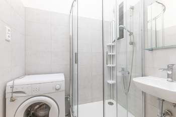 Pronájem bytu 1+1 v družstevním vlastnictví 40 m², Praha 8 - Karlín
