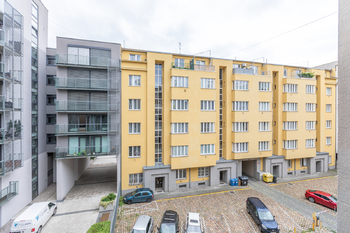 Pronájem bytu 1+1 v družstevním vlastnictví 40 m², Praha 8 - Karlín