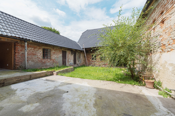 Uzavřený dvůr - Prodej domu 104 m², Tatenice