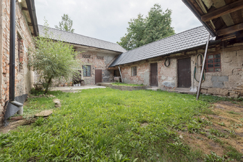 Uzavřený dvůr - Prodej domu 104 m², Tatenice