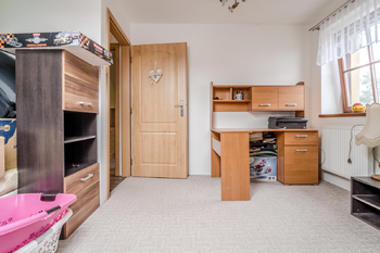Pokoj přízemí - Prodej domu 130 m², Plzeň