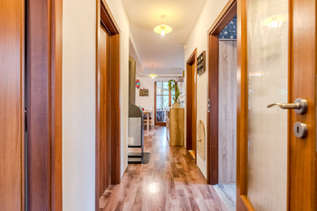 Chodba přízemí - Prodej domu 130 m², Plzeň