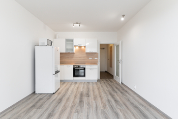 Pronájem bytu 1+kk v osobním vlastnictví 35 m², Praha 9 - Hloubětín