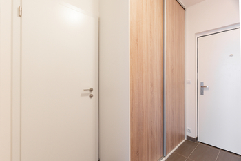 Pronájem bytu 1+kk v osobním vlastnictví 35 m², Praha 9 - Hloubětín