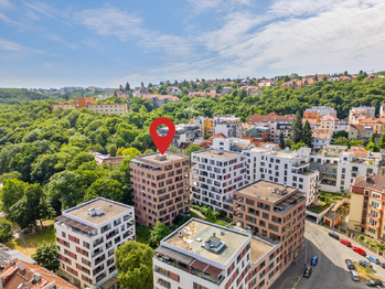 označení domu - Pronájem bytu 2+kk v osobním vlastnictví 65 m², Praha 5 - Košíře
