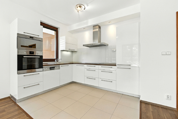 kuchyňská linka - foto 1 - Pronájem bytu 2+kk v osobním vlastnictví 65 m², Praha 5 - Košíře