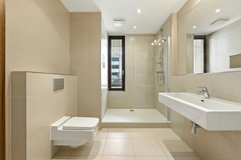 koupelna - Pronájem bytu 2+kk v osobním vlastnictví 65 m², Praha 5 - Košíře
