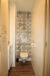 samostatné wc s umyvadlem - Prodej bytu 3+1 v osobním vlastnictví 74 m², Karlovy Vary