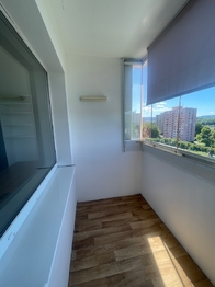 lodžie - Prodej bytu 3+1 v osobním vlastnictví 74 m², Karlovy Vary