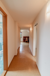 Chodba podkroví - Pronájem domu 249 m², Praha 4 - Libuš
