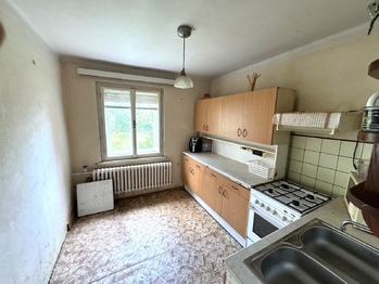 kuchyň - Prodej domu 115 m², Lázně Bělohrad
