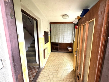 vstup do domu - Prodej domu 115 m², Lázně Bělohrad