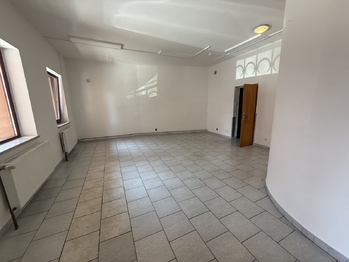 Pronájem obchodních prostor 54 m², Rožnov pod Radhoštěm