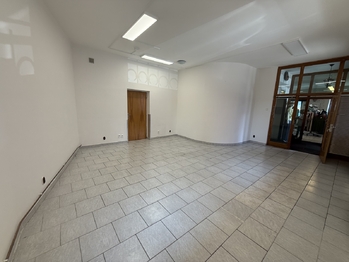 Pronájem obchodních prostor 54 m², Rožnov pod Radhoštěm
