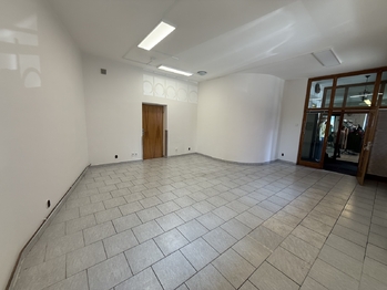 Pronájem obchodních prostor 54 m², Rožnov pod Radhoštěm